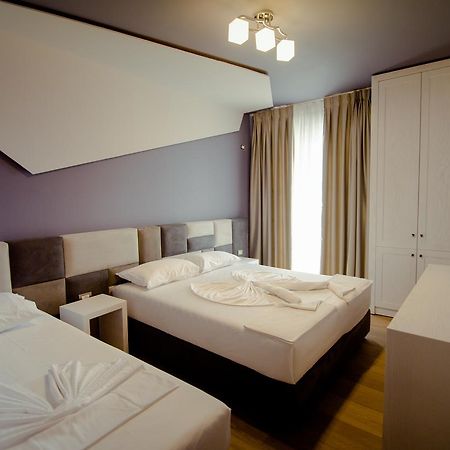 Hotel Lubjana Durres Ngoại thất bức ảnh